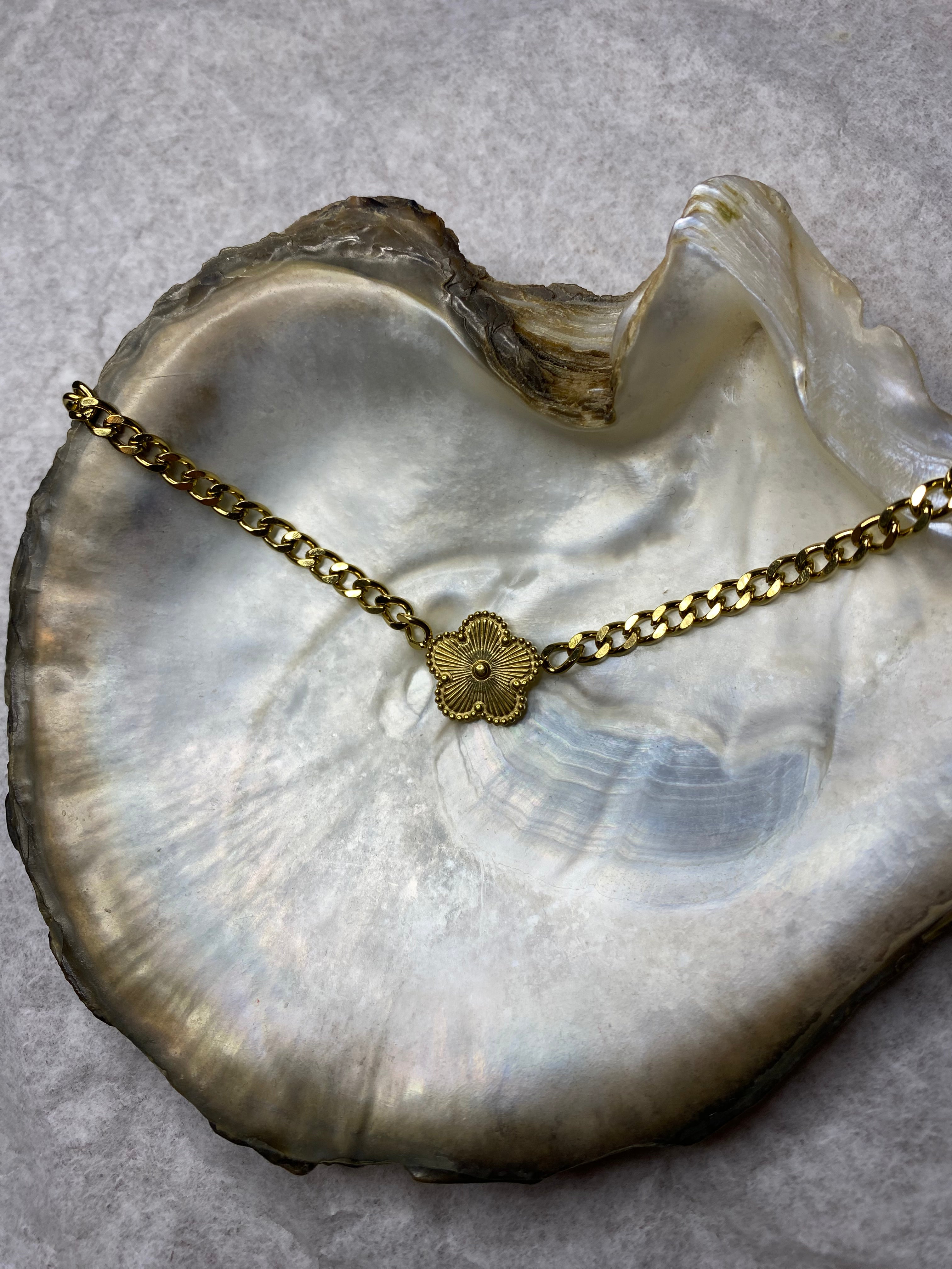 COLLIER AMALIA